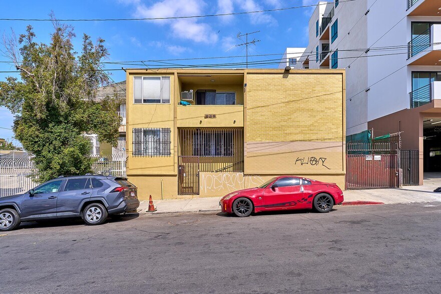 More Photos Of 830 S Hoover St, Los Angeles Storefront Retail Office For Sale