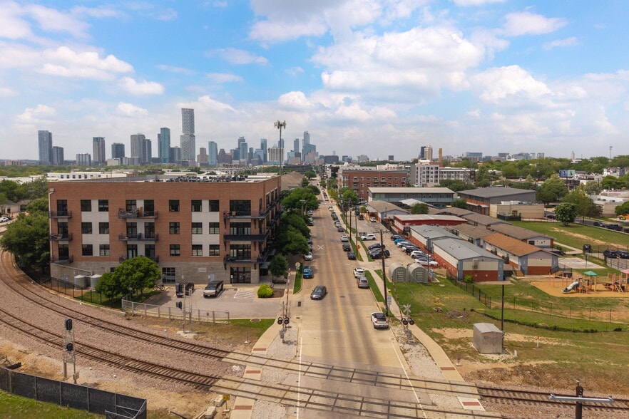 More Photos Of 2235 E 6th St, Austin Apartments For Sale