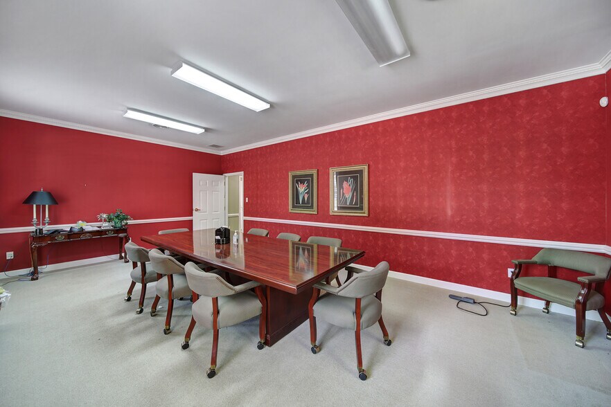 More Photos Of 312 N Main St, Lancaster Office For Lease