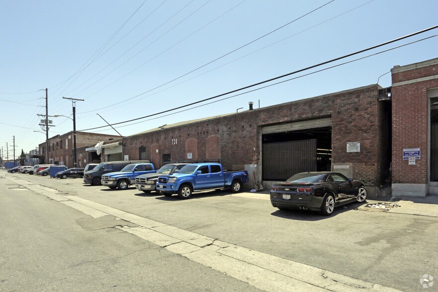Primary Photo Of 710-734 E 62nd St, Los Angeles Warehouse For Lease