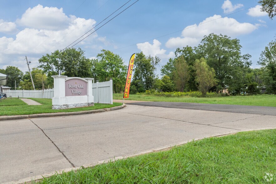 More Photos Of 303 Genesis Ct, Yazoo City Apartments For Sale