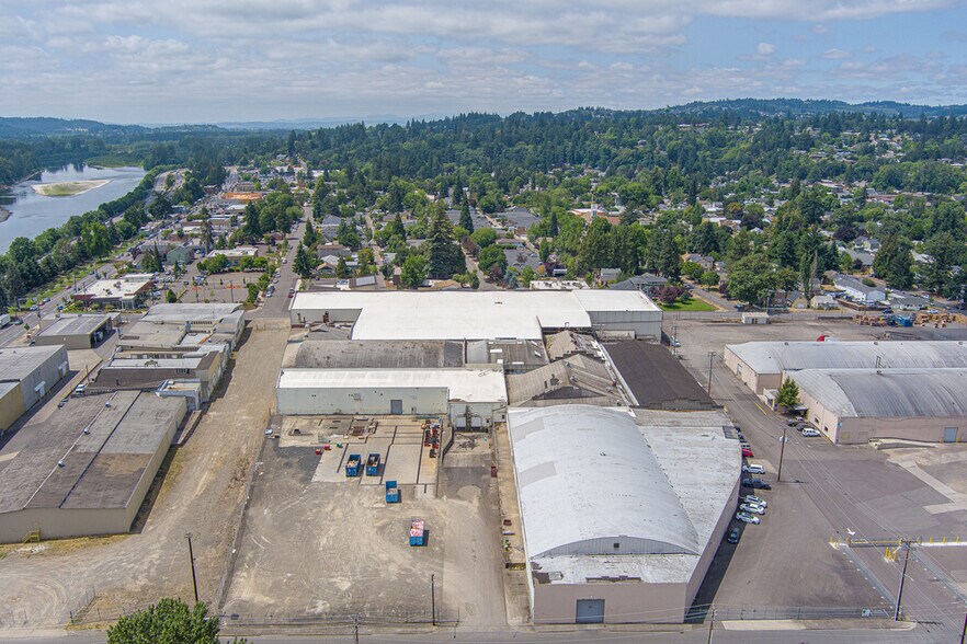 More Photos Of 298 Patterson St NW, Salem Warehouse For Lease