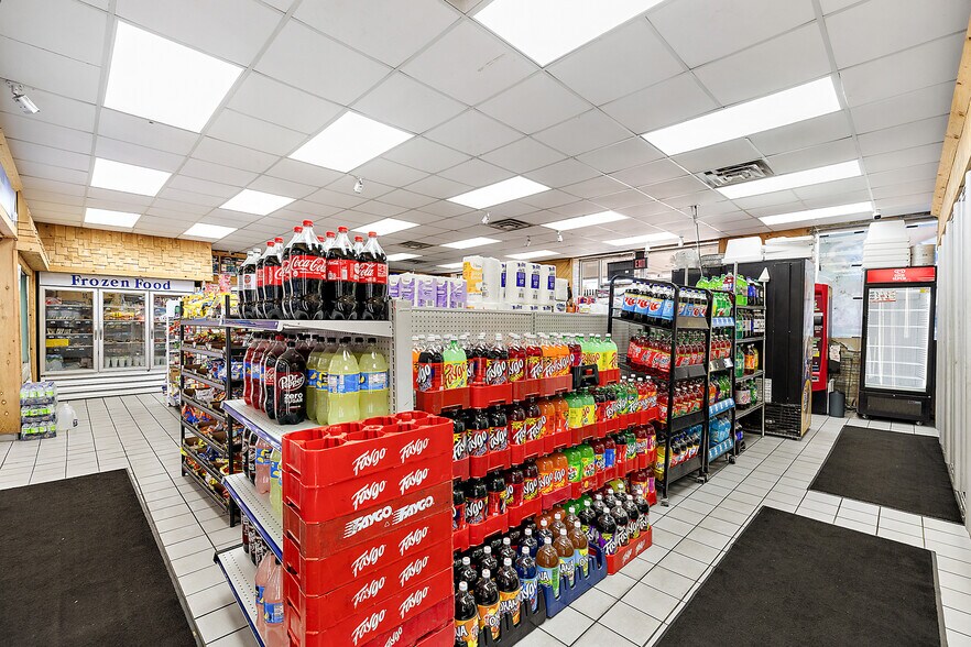 More Photos Of 186 N Gratiot Ave, Mount Clemens Service Station For Sale