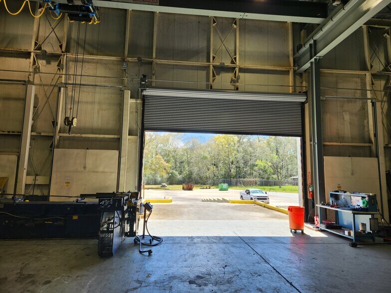 More Photos Of 6551 Moffett Rd, Mobile Industrial For Lease