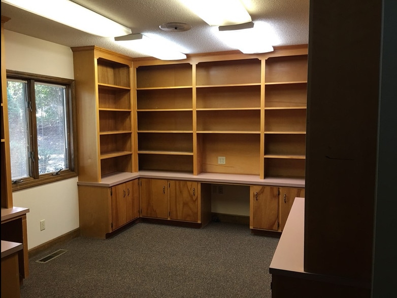 More Photos Of 114 S Park Ter, Eden Medical For Sale