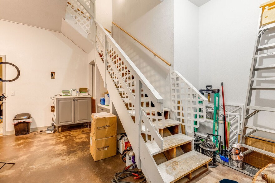 More Photos Of 7917 N May Ave, Oklahoma City Freestanding For Sale