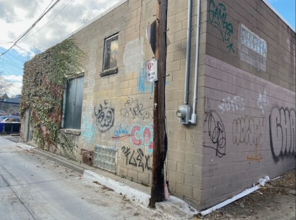 More Photos Of 9 R Baldwin St, Toronto Showroom For Sale