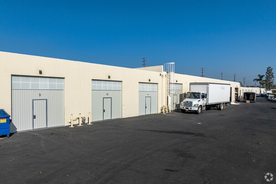 More Photos Of 350 E Orangethorpe Ave, Placentia Warehouse For Lease