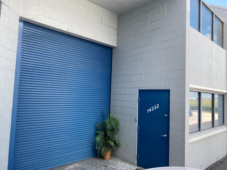 More Photos Of 14200-14238 SW 136th St, Miami Light Manufacturing For Sale