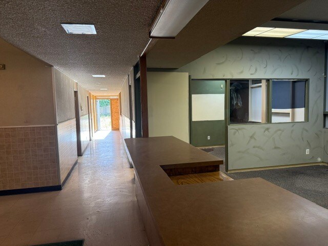More Photos Of 222 Minner Ave, Bakersfield Medical For Sale