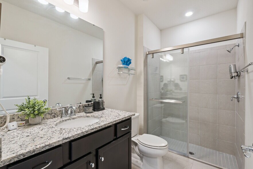 More Photos Of 921 Paradise Dr, Davenport Apartments For Sale