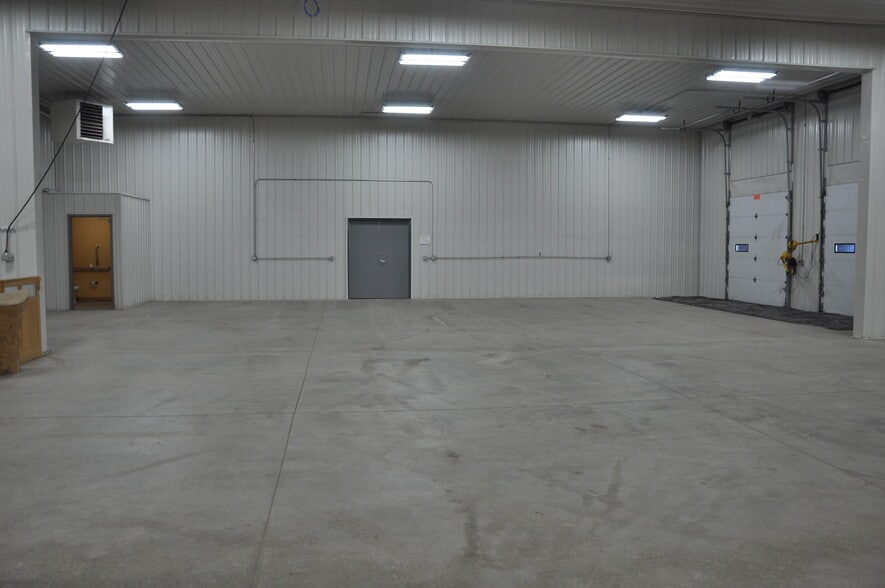 More Photos Of 23823-23865 67th Ave, Saint Cloud Light Distribution For Lease