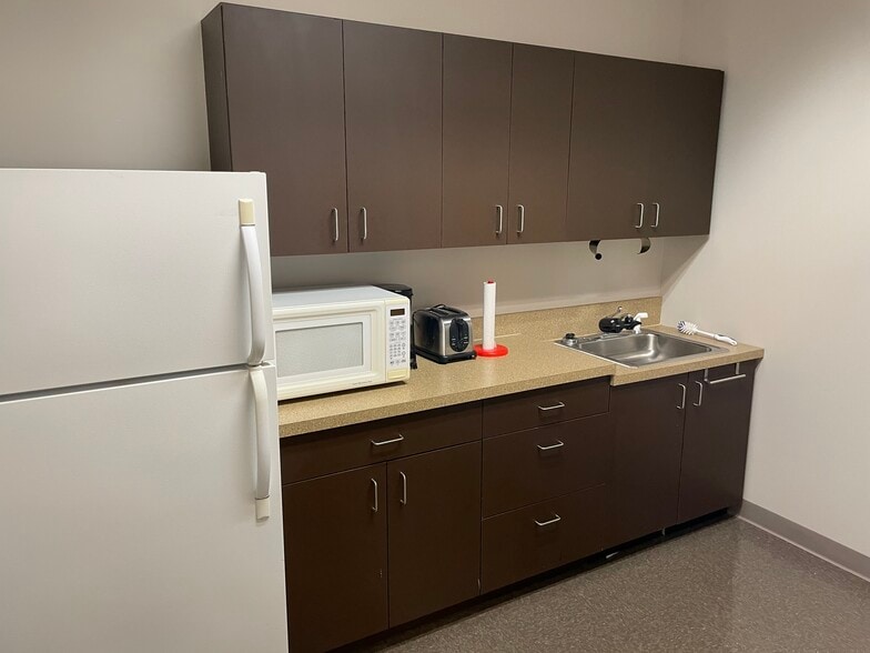 More Photos Of 400 Market St, Chapel Hill Office For Lease