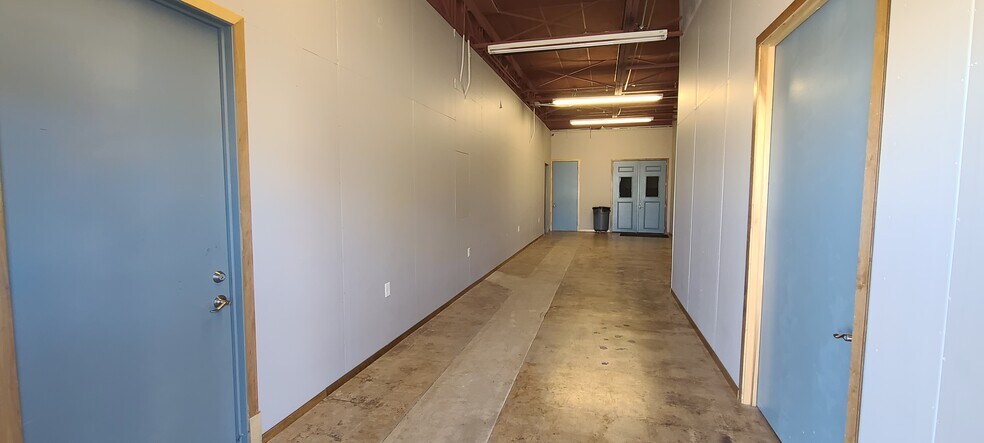 More Photos Of 5520 Military Pky, Dallas Industrial For Sale