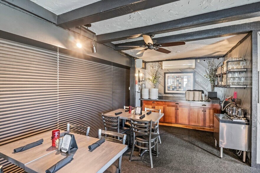 More Photos Of 539 Commercial St, Provincetown Storefront Retail Residential For Sale