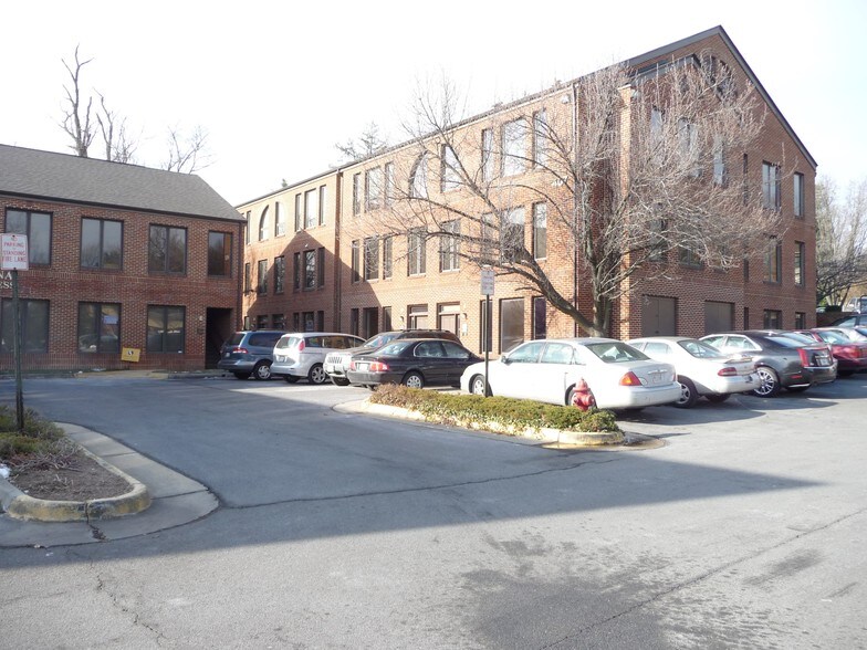 More Photos Of 407 Church St NE, Vienna Medical For Lease