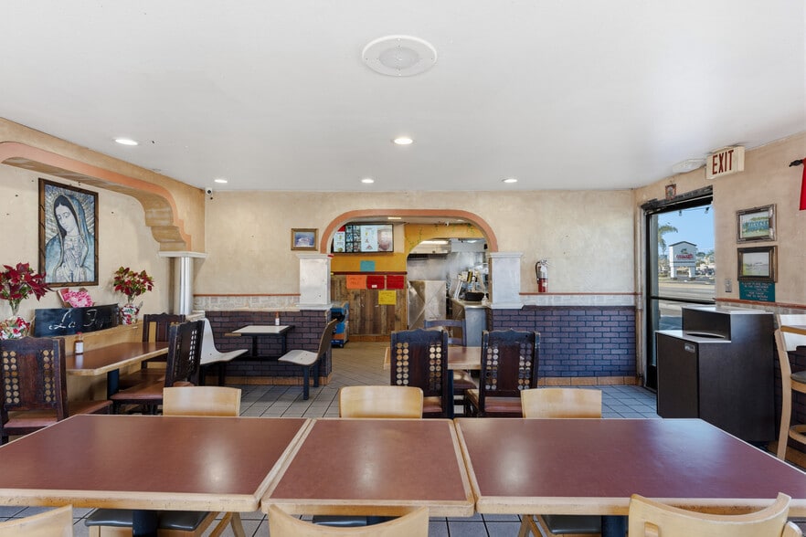 More Photos Of 3350 Saviers Rd, Oxnard Fast Food For Sale