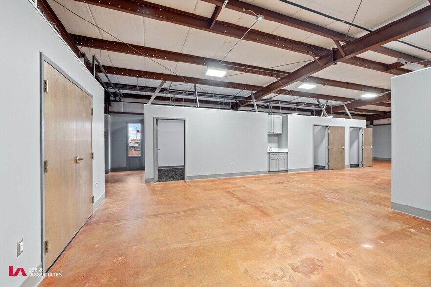More Photos Of 1810 Lee Rd, Lithia Springs Office For Sale
