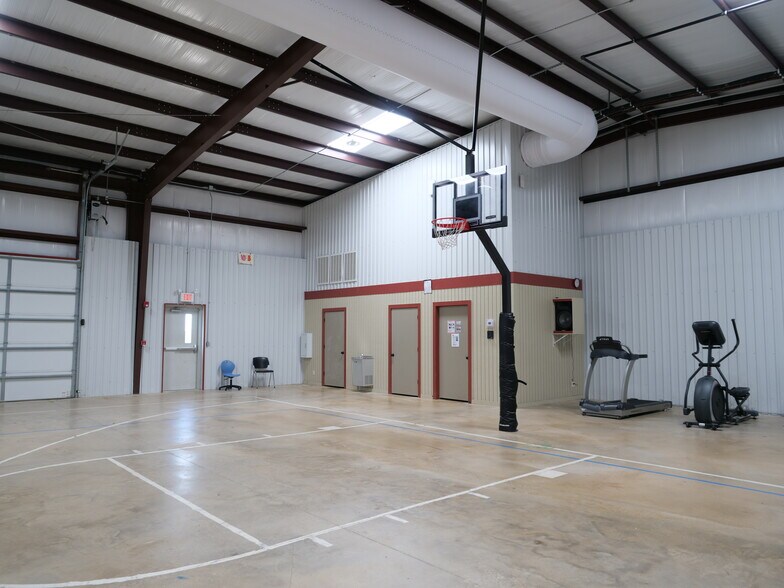 More Photos Of 4150 Highway 36 S, Brenham Shelter For Sale