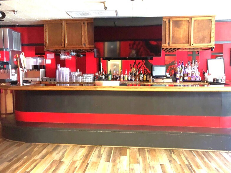 More Photos Of 2588 Highway 158, June Lake Storefront For Sale