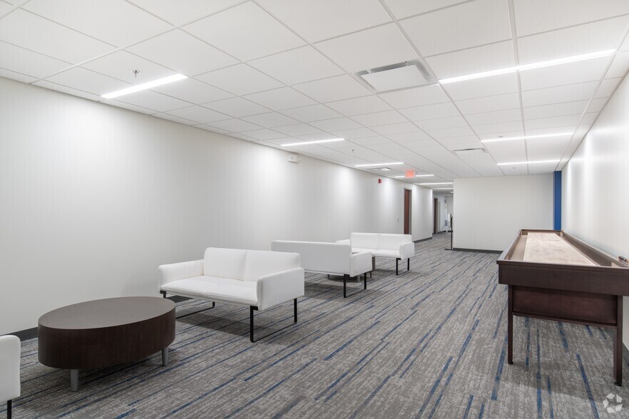 More Photos Of 1001-1041 Old Cassatt Rd, Berwyn Unknown For Lease