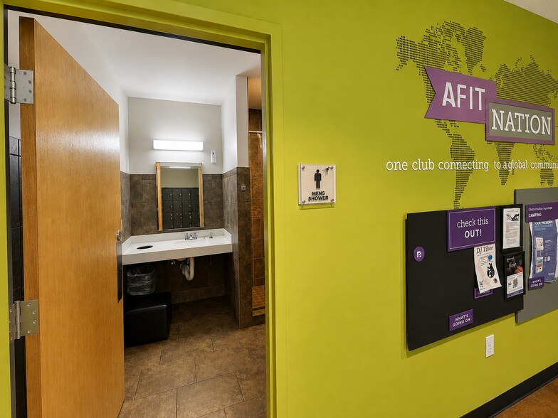 More Photos Of 3545 Rowe Ln, Cumming Health Club For Lease