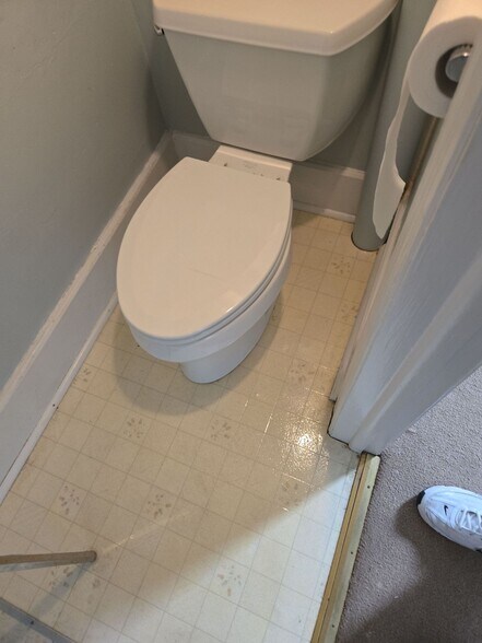 More Photos Of 7 S Carlisle St, Greencastle Office For Lease