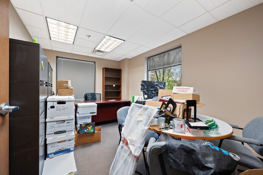 More Photos Of 3000 Stonewood Dr, Wexford Office For Lease
