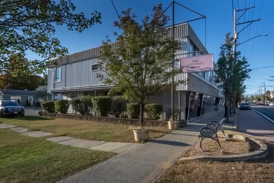 More Photos Of 180 Broadway, Port Ewen Storefront Retail Office For Sale