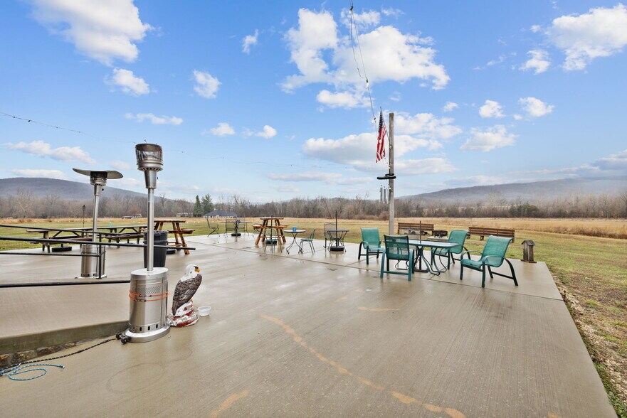 More Photos Of 714 N Saint Mary St, Pilot Knob Freestanding For Sale
