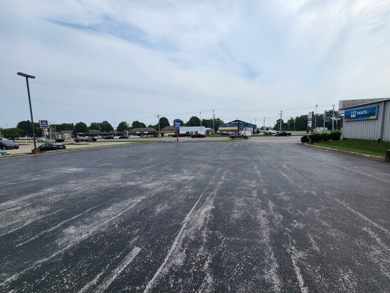 More Photos Of 1475 Campbell Ln, Bowling Green Office For Sale