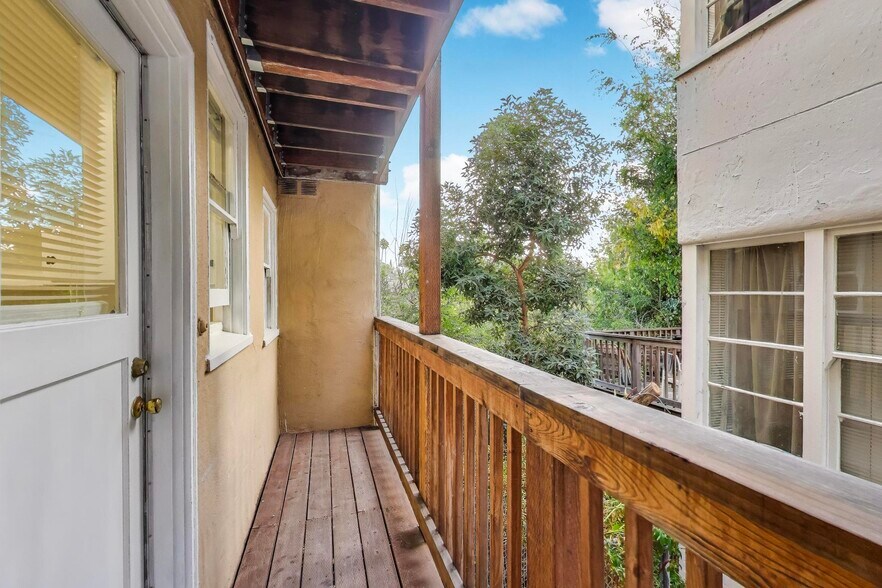 More Photos Of 33 Home Pl E, Oakland Apartments For Sale