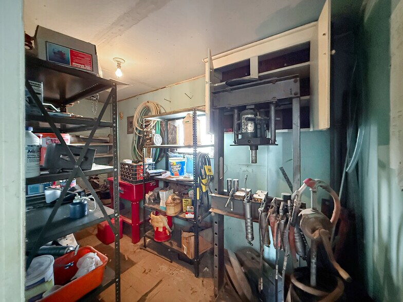 More Photos Of 820 Front St, Arriba Contractor Storage Yard For Sale