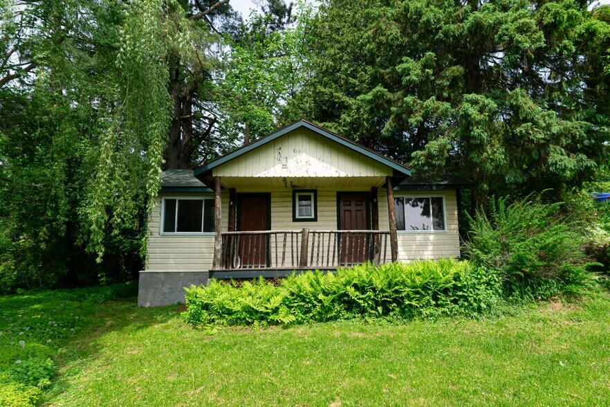 More Photos Of 5732 NY-86, Wilmington Apartments For Sale