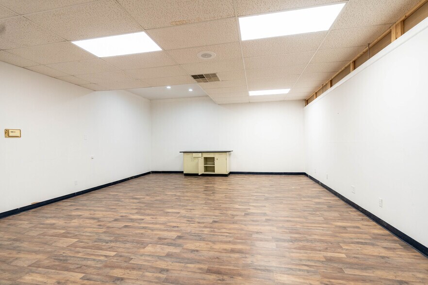 More Photos Of 11813 W 77th St, Lenexa Office For Sale