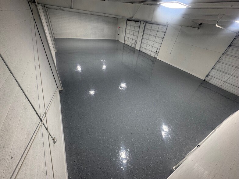 More Photos Of 5807 Star Ln, Houston Service For Lease