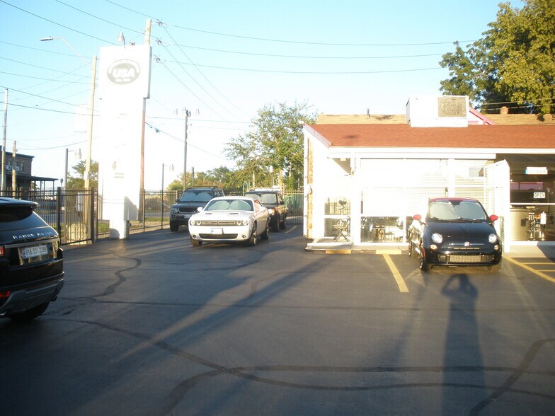 More Photos Of 1109-1111 Westport Rd, Kansas City Auto Dealership For Sale