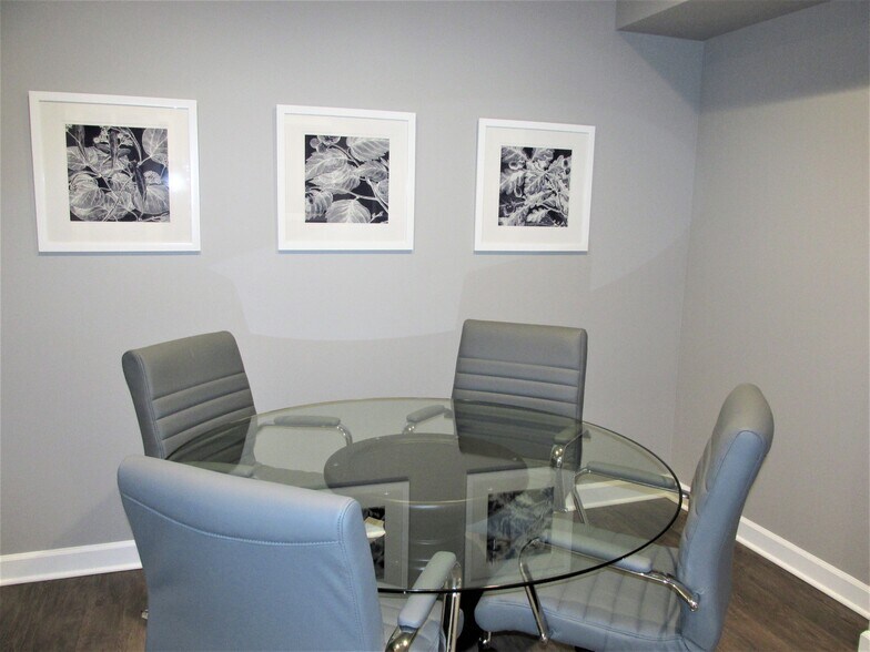 More Photos Of 245-285 Stonegate Rd, Algonquin Medical For Sale