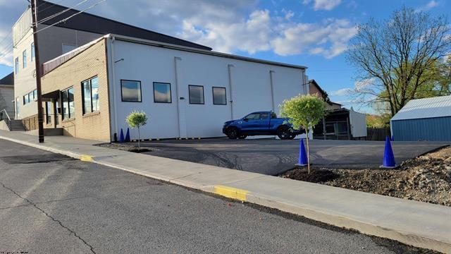 More Photos Of 205 10th St, Fairmont Light Manufacturing For Sale