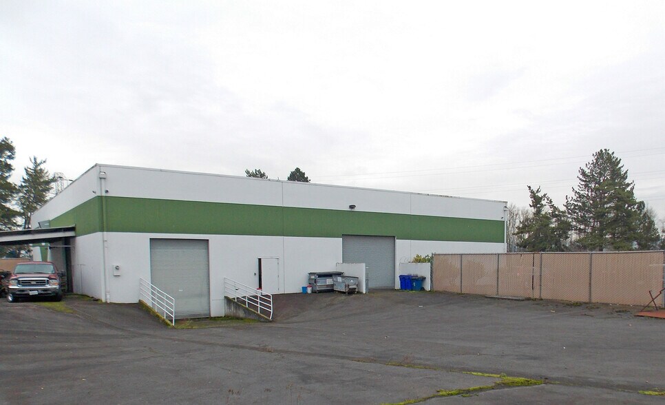 More Photos Of 5921 N Marine Dr, Portland Warehouse For Sale