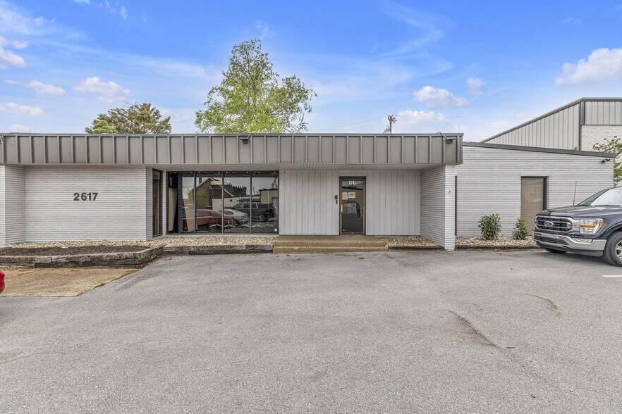 More Photos Of 2617 Grandview Ave, Nashville Office For Lease