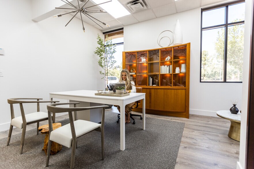 More Photos Of 725 W Elliot Rd, Gilbert Office For Lease