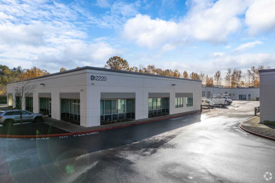More Photos Of 2230 Lind Ave SW, Renton Flex For Lease