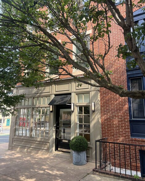 More Photos Of 24 W Chase St, Baltimore Office For Sale