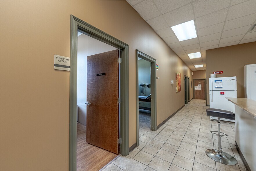 More Photos Of 6507 Coliseum Blvd, Alexandria Medical For Lease