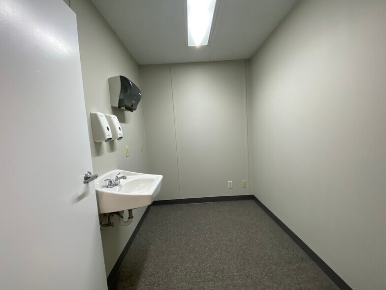 More Photos Of 1008 Dickerson Dr, Jasper Land For Lease