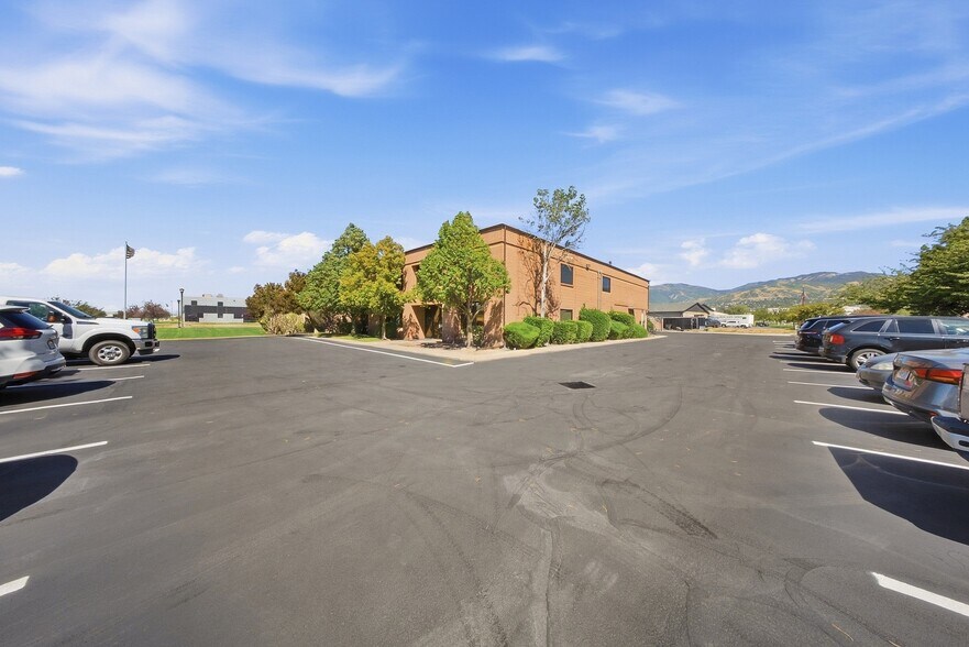 More Photos Of 526 N 400 W, North Salt Lake Office For Sale
