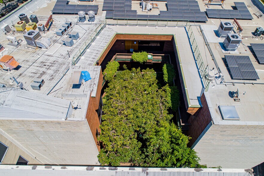 More Photos Of 11030 Santa Monica Blvd, Los Angeles Office For Lease