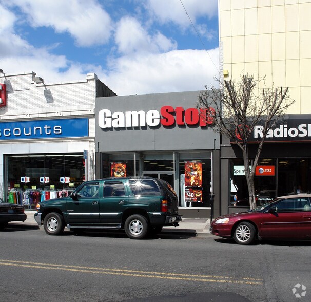 More Photos Of 487 Broadway, Bayonne Storefront For Lease