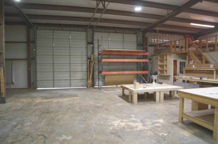 More Photos Of 9310 Converse Business Ln, Converse Warehouse For Lease